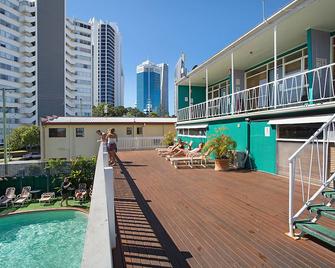 Backpackers In Paradise Resort - Surfers Paradise - Alberca