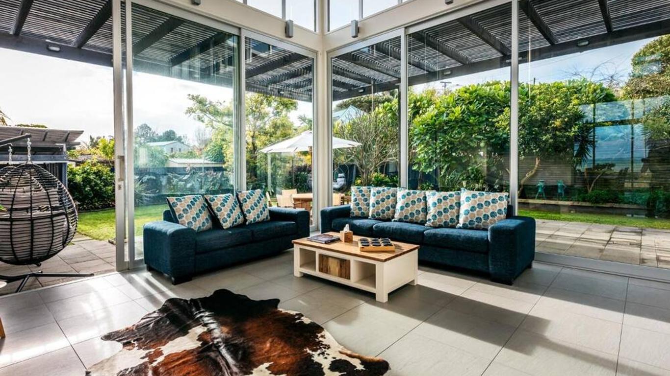 وايهيكي ووترفرونت لودج