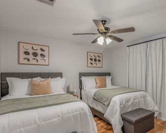 Spacious 3BR Retreat Near Golf Course – Cozy & Convenient Stay in Shreveport! - Shreveport - Bedroom