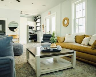 3007 Queen Suite , 3rd Floor Oasis - Surf City - Sala de estar
