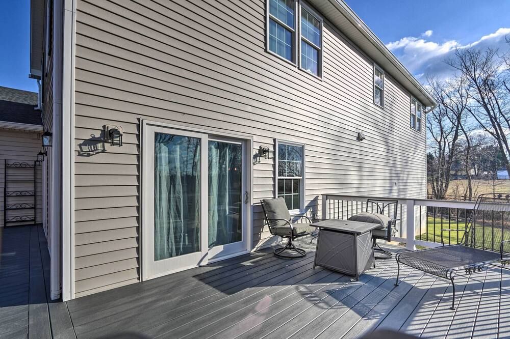 Morrisonville Manor With Fire Pit And Ho