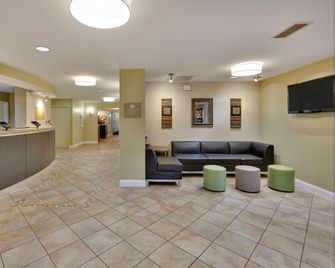 Candlewood Suites Dallas Market Cntr-Love Field By IHG - Dallas - Lobby