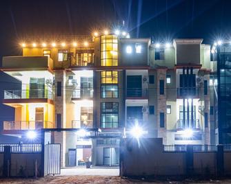Ngabu Hotel - Kasese - Building