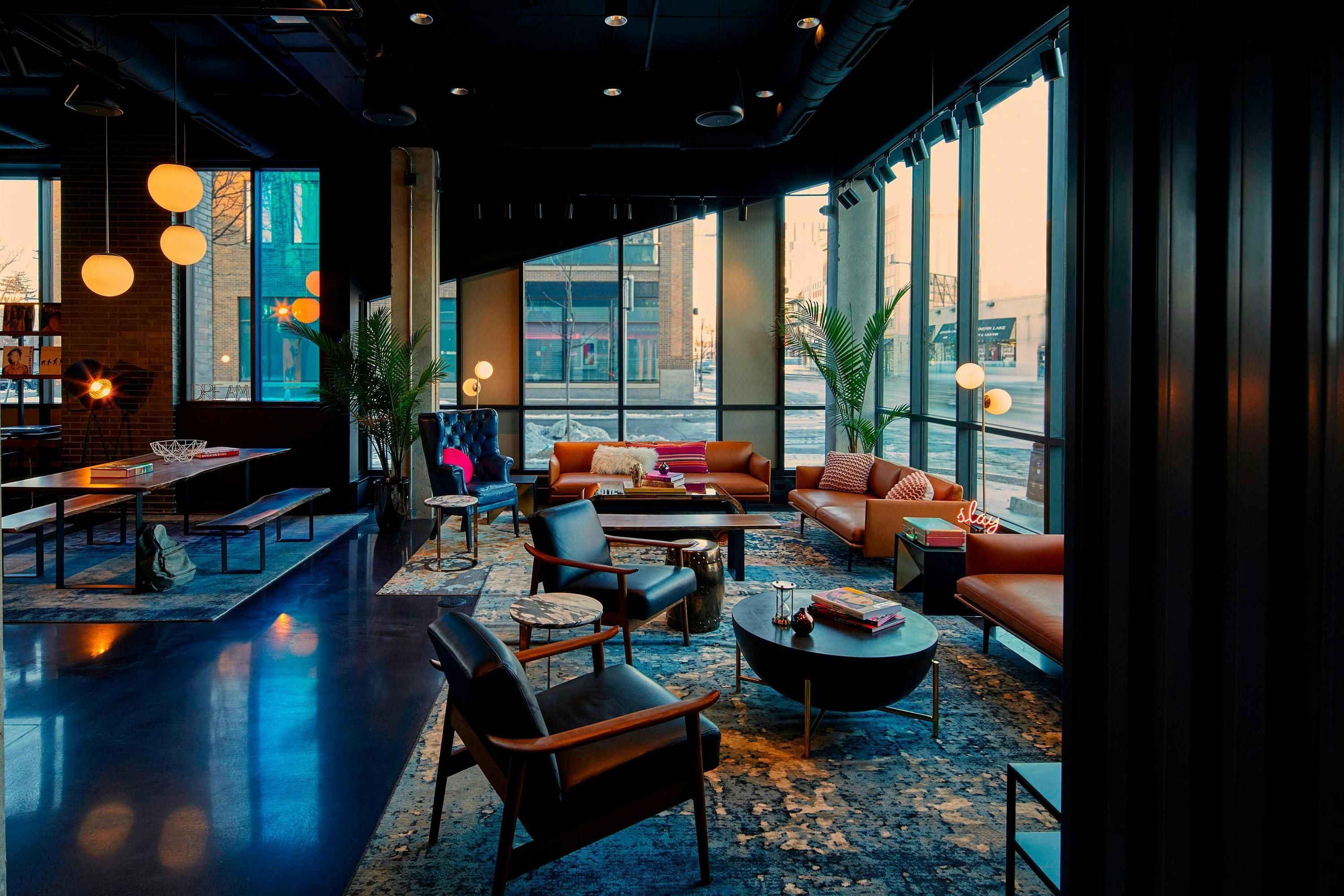 Moxy Minneapolis Uptown thumbnail 3
