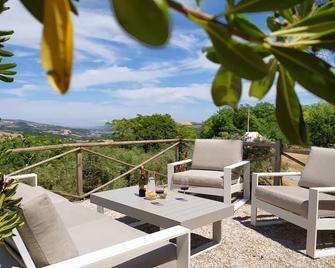 Glamping At An Agriturismo In The Vineya - Ortezzano - Balcón