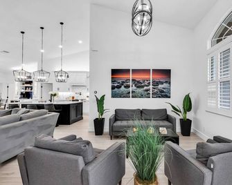 Wow! Luxury Punta Gorda Waterfront Home; Heated Pool, Golf Community; Wow Factor - Punta Gorda - Living room