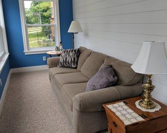Book Your 2025 Summer Vacation Now!! - Grand Haven - Living room