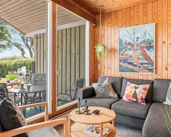 'Yma' - from the sea by Interhome - Malling - Sala de estar