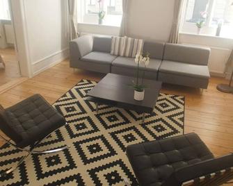 Next to New Harbor / 3 BR & 2 Bath Rooms - Copenhagen - Living room