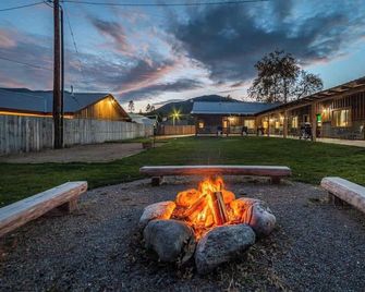 Your Basecamp to Glacier• Cozy 2BR w/ King + Queen - Coram