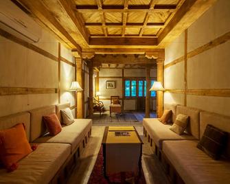 Serena Khaplu Palace - Khapalu - Sala de estar