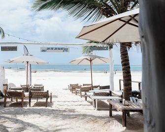 La Base Beach Hotel - Kiwengwa - Beach