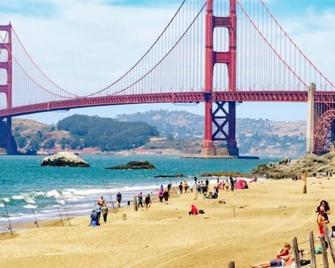 Fantastic Stay! 3 Units with Free Breakfast, Pool and Jacuzzi - Alameda - Beach