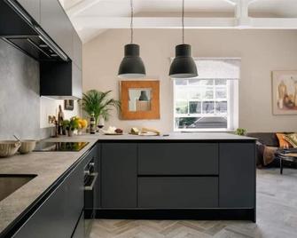 The Upper School House - Ashburton - Kitchen