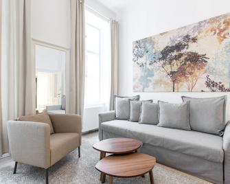 Heymi Apartments in City Center - Wien - Wohnzimmer