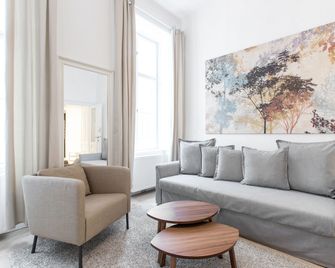 Heymi Apartments in City Center - Vienna - Living room