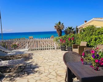 Corfu Glyfada Beach Apartment 22 - Glyfada - Patio