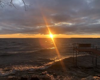 Waterfront Swedish-style Log Cabin on Sand Bay, Door County - Moonlight Magic - Sturgeon Bay - Beach