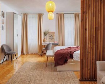 Lunga 16 Guesthouse - Braşov - Bedroom