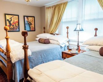 Guest House of Kentucky (2 Doubles - 2nd Floor) - Lancaster