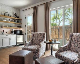 The Stables Suite Two - Fredericksburg
