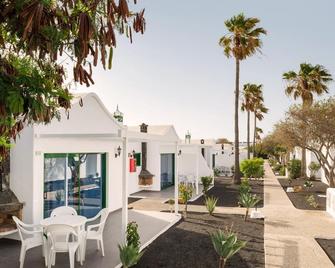 هايد بارك لين - Puerto del Carmen - شرفة مرصوفة