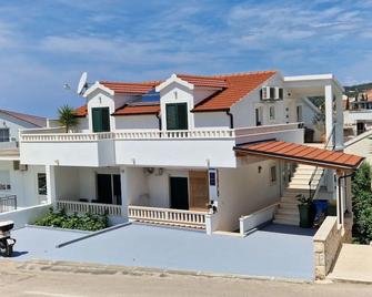 Apartments Bubalo - Hvar - Edificio