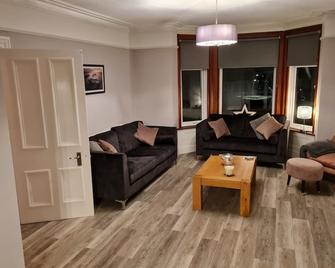 5-bedroom holiday home in West Shore, Llandudno - Llandudno - Living room