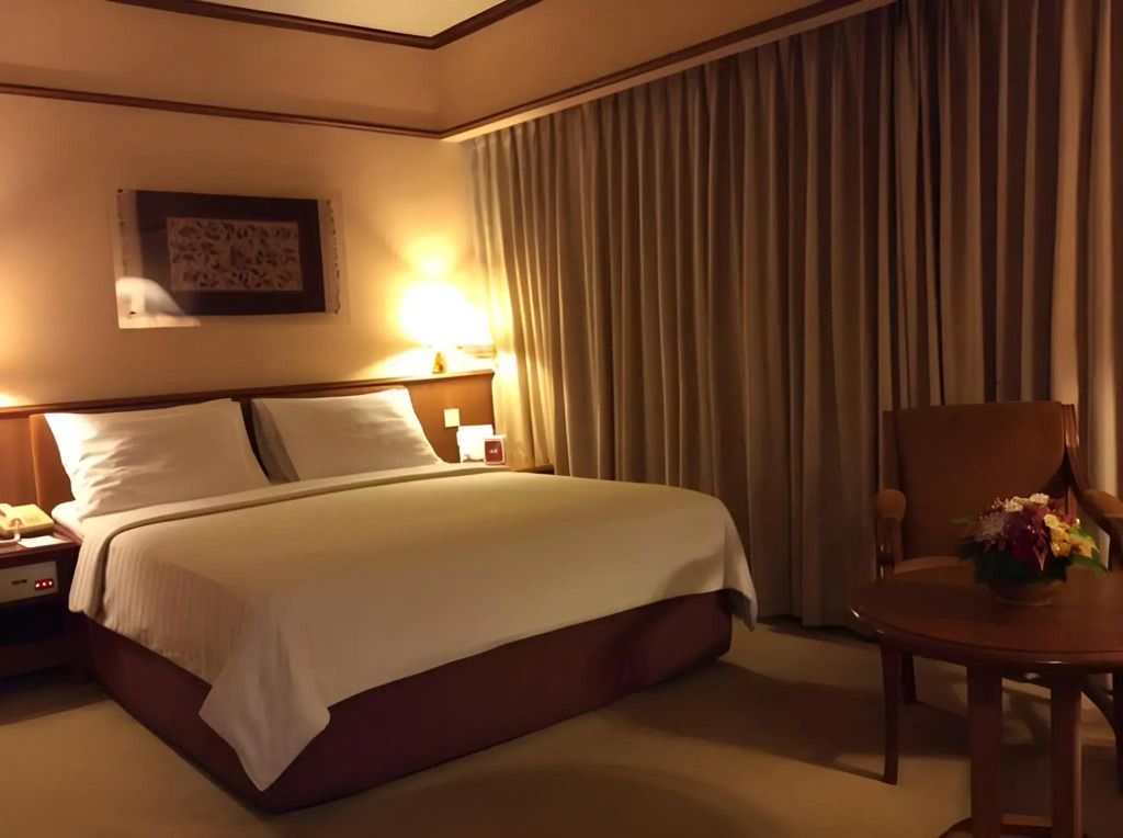 هوتل إلمي سورابايا