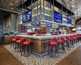 Embassy Suites by Hilton Niagara Falls Fallsview - Niagara Falls - Bar