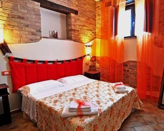 Agriturismo Galanti - Cossignano - Habitación