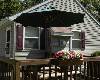 Cozy 2 Bedroom Cottage - Diamond Point - Patio