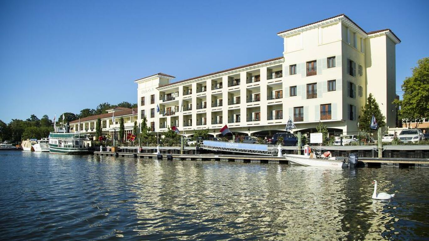 Delamar Greenwich Harbor