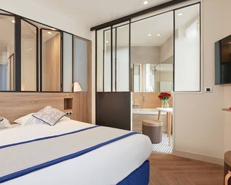 Hotel de Sevigne - Paris - Bedroom