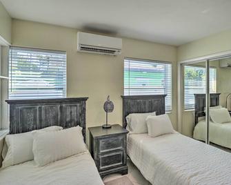 Cozy Key West Beach Cottage Walk to Beaches! - Cayo Hueso - Habitación