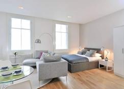 Destiny Scotland - St Andrew Square Apartments - Edinburgh - Bedroom