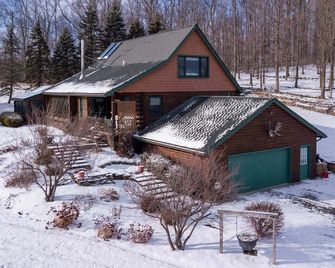 Harmony Hill: Private Pond + 52 Acres of Adventure and Fun! - Canandaigua - Edificio