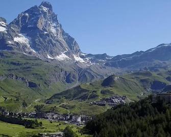 Spacious Apartment in Antey-Saint-André near Ski Lift - Antey-Saint-André - Vista del exterior