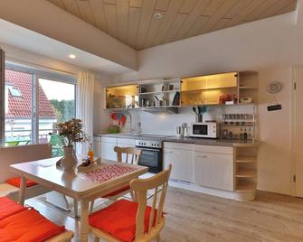 Nürtingen: spacious loft-style apartment between orchards and Neckar - Nuertingen - Kitchen