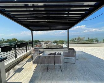 Retreat to our family-friendly vacation home at Lake Chapala - San Juan Cosalá - Balcón