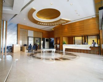 Grand Estancia - Salem - Lobby