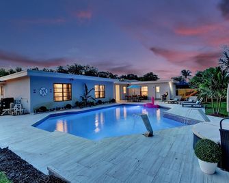 7 Br Home with Pool Gameroom & Soccer - Plantation - Bazén