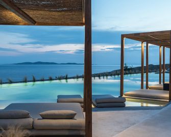 Rocabella Mykonos Hotel, a Member of Design Hotels - Agios Stefanos - Pool