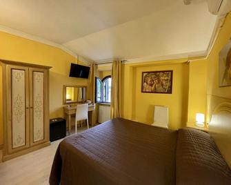 Hotel Berti - Assisi - Bedroom