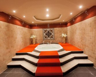 Red Castle Hotel - Sharjah - Spa