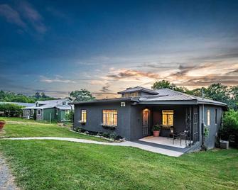 Delightful DT Bungalow | New River Gorge Nat'l Pk - Fayetteville - Gebouw