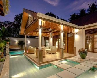 Alafehi Retreat Luxury Villas with Pool Access - Fuvahmulah - Pool