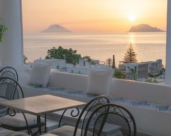 B&B Le Sette Vele Da Riccardo - Santa Marina Salina - Balcone