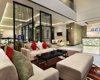 Hotel Neo+ Balikpapan By Aston - באליקפאפן - לובי