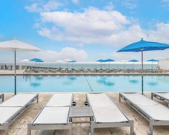 Enjoy this studio located in the worderful beaches of Sunny Isles Beach, Miami! - Sunny Isles Beach - Pool